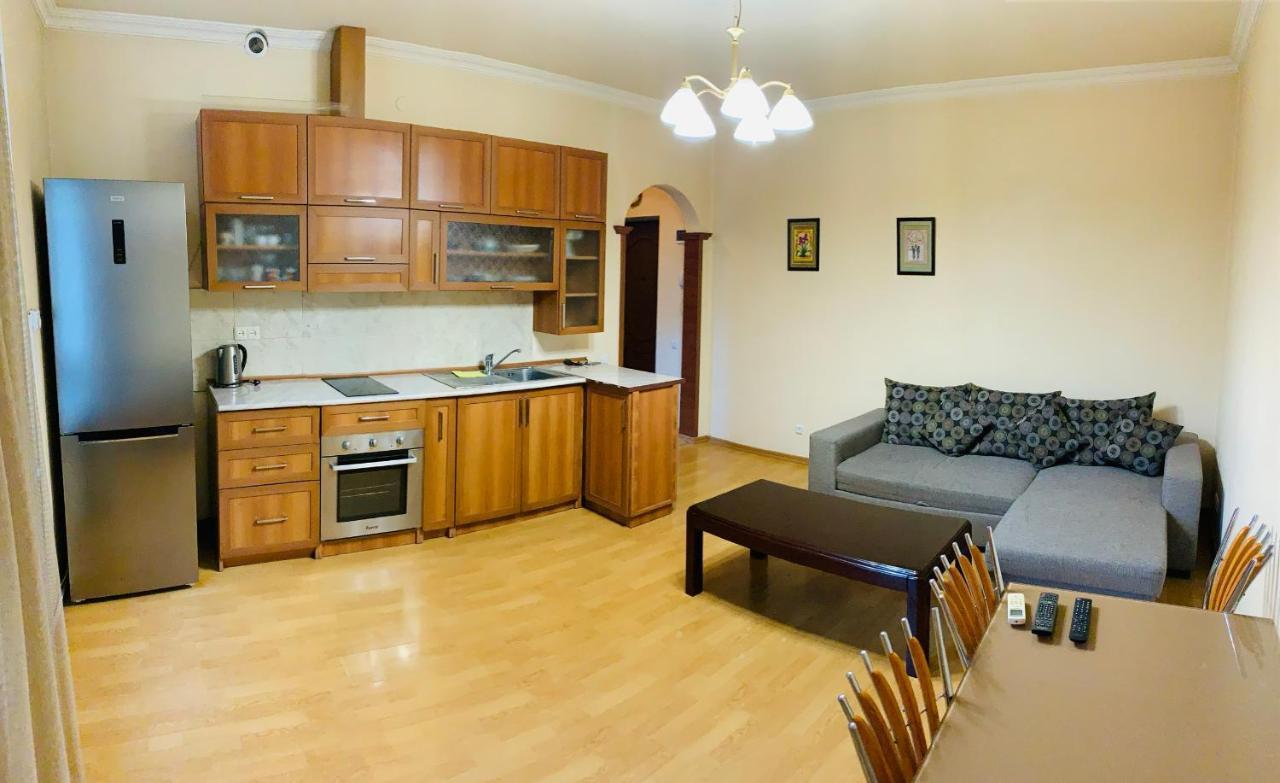 City Center Apartment On Sayat Nova Street Erivan Exterior foto